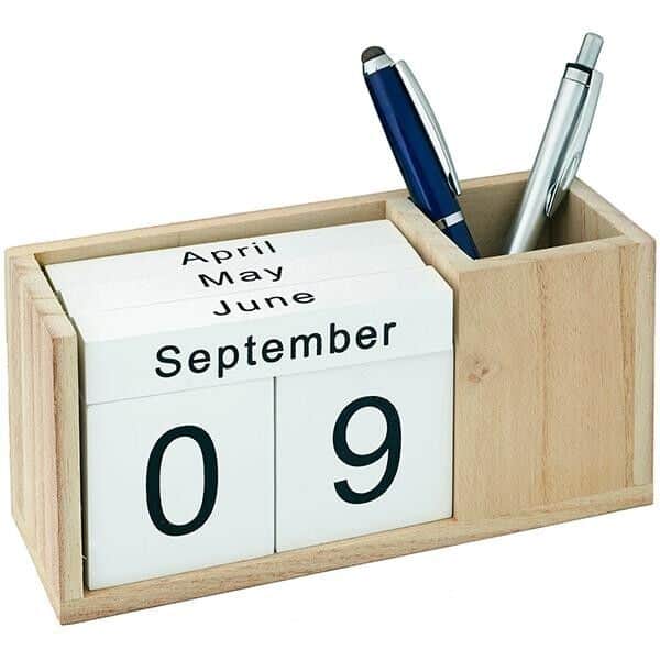 מעמד קלנדר תאריכון קוביות עץ טבעי