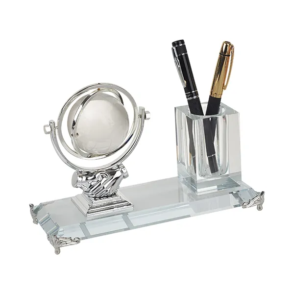 מעמד זכוכית יוקרתי עם גלובוס