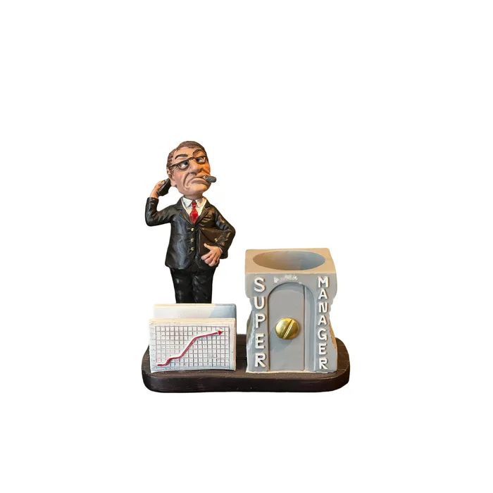 מעמד שולחני לעטים ופתקים "SUPER MANAGER" – פריט דקורטיבי, שימושי והומוריסטי למנהלים ואנשי עסקים